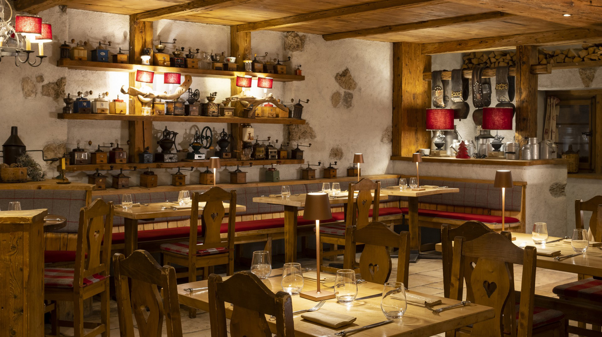 Restaurant "Le Grenier" at Chalet d'Adrien